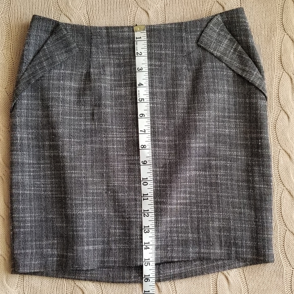 NEW Plaid mini skirt - Picture 5 of 7